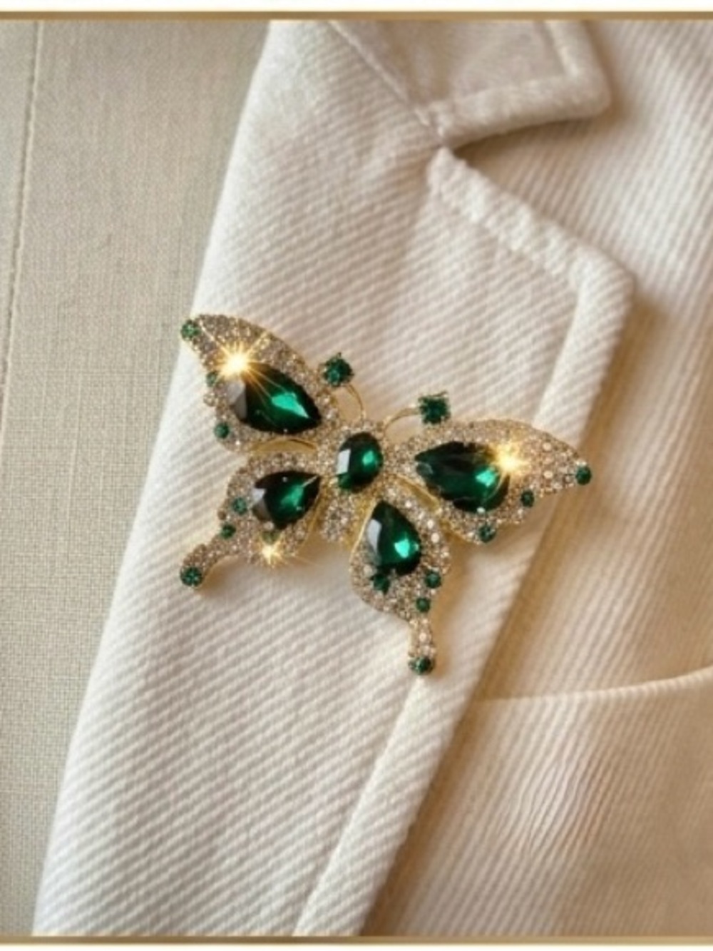 Gold & Emerald NWT Green Butterfly
Crystal Brooch Gift ready retail $42 - Picture 7 of 10
